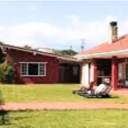 Guirigay Casa Con Piscina